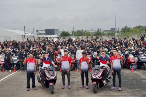Joan Mir & Luca Marini Menyapa Bikers Honda