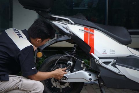 Apakah Motor Listrik Perlu Ganti Oli?