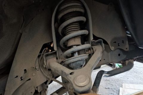 Penyebab Sokbreker Mobil Cepat Rusak yang Jarang Disadari