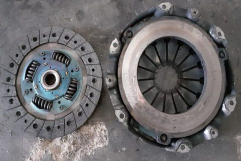 Penyebab Kopling Manual Mobil Bekas Baru Gosong