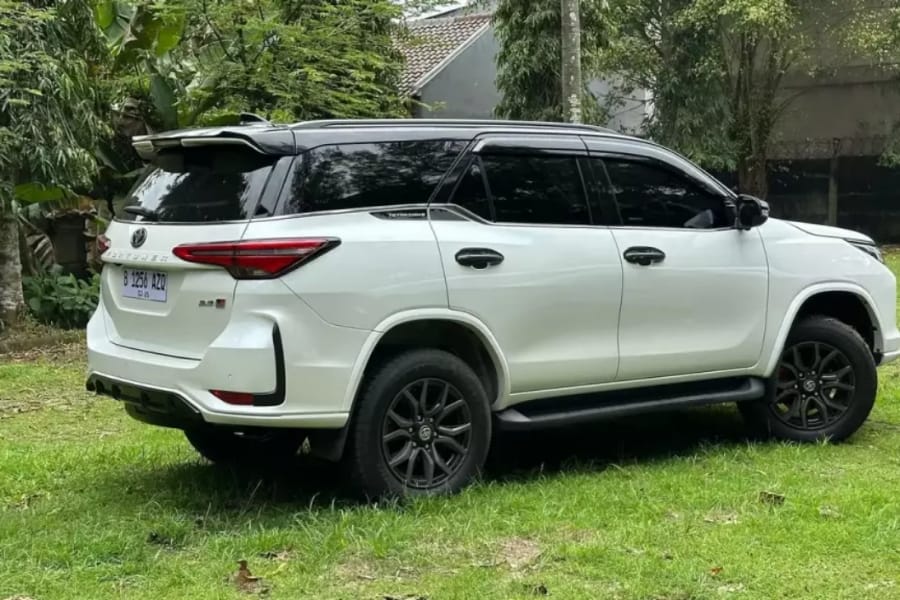 Toyota Fortuner 2.8 4×4 AT GR Sport 2025
