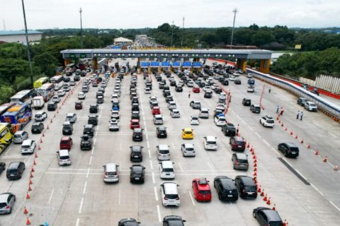 Musim mudik Lebaran 2025 menjadi momen penting bagi jutaan masyarakat yang meninggalkan Jakarta menuju kampung halaman.