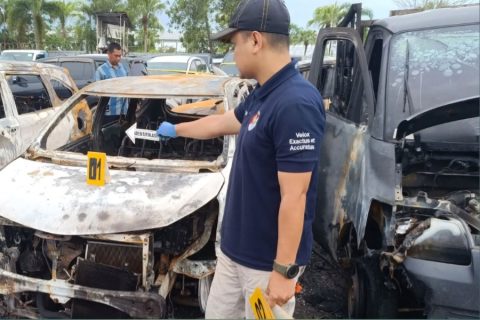 Kebakaran hebat melanda kantor balai lelang PT JBA Indonesia cabang Banjarmasin, Kalimantan Selatan, pada Kamis (3/4/2025) siang.