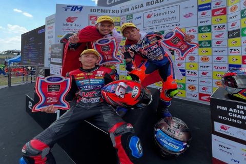 Alfi Husni Menang Race 1 UB150 ARRC 2025 Thailand, Bendera Indonesia Berkibar