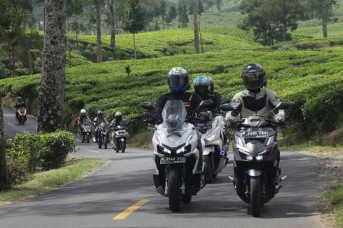 Ngeri! Blind Spot Jadi “Pembunuh Diam-Diam” Pengendara Motor, Ini Cara Selamat dari Maut di Jalan Raya