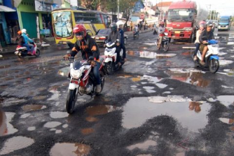 Waspadai Komstir Oblak Akibat Jalan Rusak, Beban Berat, dan Rem Mendadak