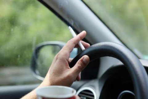 Tips Efektif Hilangkan Bau Rokok di Kabin Mobil Bekas, Simak Langkahnya!
