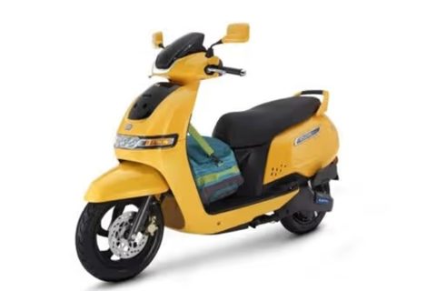 Bagasi Luas 32 Liter, TVS iQube S 2025 Jadi Motor Listrik Ideal untuk Pengendara Harian