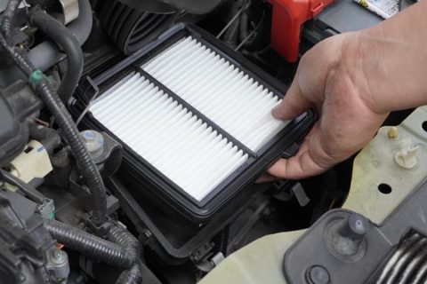 Jarang Ganti Filter Udara Mobil Bisa Bikin Mesin Boncos, Ini Penjelasannya