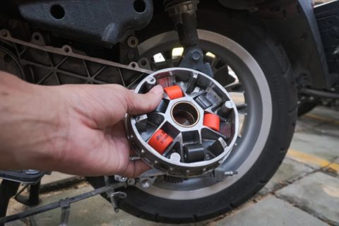 Hati-Hati! Mengganti Roller Terlalu Ringan di Motor Matic Standar Bisa Bikin Rugi