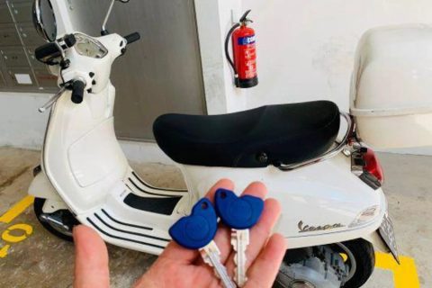 Bikin Maling Pusing! Ini Alasan Vespa Matic Susah Dicuri dan Tips Tambahan Biar Makin Aman