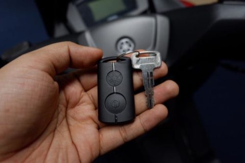 Jangan Sampai Tiba-Tiba Mati! Ini Cara Bikin Baterai Remote Keyless Motor Yamaha Tetap Awet