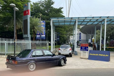 Parkiran Penuh dan Jalan Macet! GIIAS 2025 ICE BSD Bikin Pengunjung Putar Balik