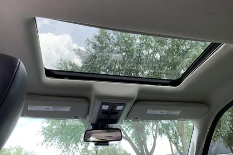 Tips Merawat Sunroof Mobil Agar Tidak Macet, Simak Penjelasan Bengkel Spesialis