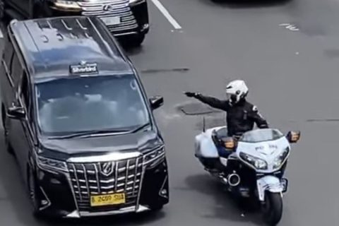 Viral! Mobil RI 36 Raffi Ahmad Dapat Patwal, Netizen Murka: Belajar dari Insiden Ini!