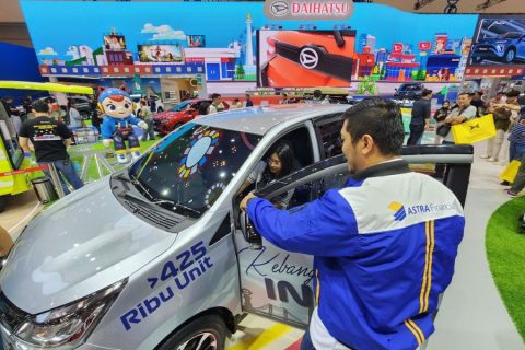 Mobil Pertama Cuma Gaji Rp 8 Juta? Ini Solusi Cerdas dari Daihatsu & Astra Financial di GIIAS 2025!