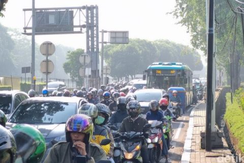 Pantas Jalan TB Simatupang Makin Macet! Proyek Pipa Air Limbah Jadi Biang Kerok hingga Oktober 2025
