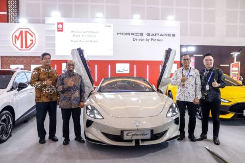 MG Cyberster Warna Baru Debut Perdana di Surabaya, Bikin GIIAS 2025 Makin Panas!