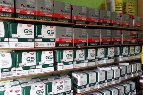 Ganti Aki Mobil: Lebih Baik Naik Ampere atau Turun? Ini Kata Ahlinya, Jangan Sampai Salah Pilih!