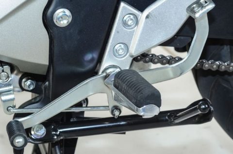 Gigi Motor Susah Masuk dan Terasa Keras? Jangan Panik, Ini Penyebab & Solusinya!