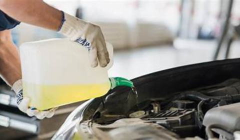 Air Radiator Mobil agar Mesin Tetap Dingin dan Awet