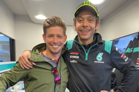 Rossi dan Stoner ‘Duel Rahasia’ di Kart Bareng Bagnaia — Siapa Sebenarnya yang Lebih Tua Tapi Lebih Cepat?”