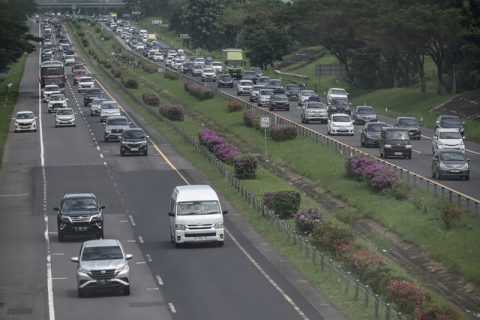 Mau Selamat Saat Arus Balik? Cek Ban Dulu! Ini 5 Tips Wajib Biar Nggak Celaka di Jalan Tol