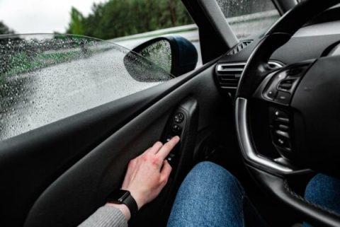 Power Window: Fitur Sepele Tapi Penting! Ini Fungsi, Komponen & Cara Merawatnya Biar Gak Cepat Rusak