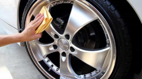 Jangan Asal Cuci! Ini 4 Cara Merawat Velg Mobil Biar Awet Kinclong & Nggak Cepat Karatan