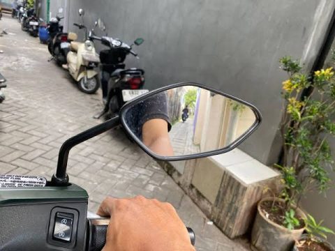 Jangan Anggap Remeh! Ini Cara Merawat Spion Motor Agar Tidak Goyang dan Tetap Jernih
