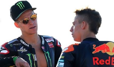 Dua bintang MotoGP dikabarkan menghadapi keputusan besar di 2027. Masa depan mereka bergantung pada performa motor baru dan peluang di tim pabrikan. Simak analisis lengkapnya.