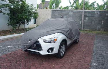 Salah memilih cover mobil bisa merusak cat secara perlahan. Gesekan, debu, dan kelembapan berlebih jadi ancaman serius jika asal menutup kendaraan.