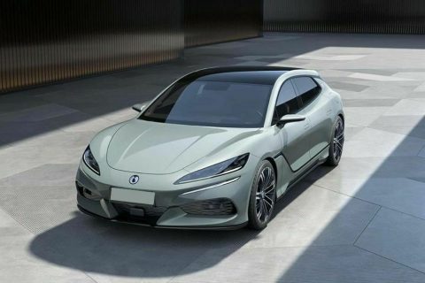 BYD Denza Z9 GT diklaim mampu menempuh 1.036 km dalam sekali cas. Simak teknologi, performa, dan dampaknya bagi persaingan mobil listrik dunia.