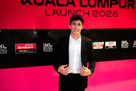 Marc Marquez akhirnya buka suara soal alasan belum memperpanjang kontrak dengan Ducati Lenovo. Ternyata bukan soal uang, tapi kondisi fisik dan durasi kontrak!