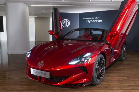 MG mencetak sejarah sebagai merek mobil China pertama yang menjual 1 juta unit di Eropa. Simak strategi dan dampaknya bagi industri otomotif global.