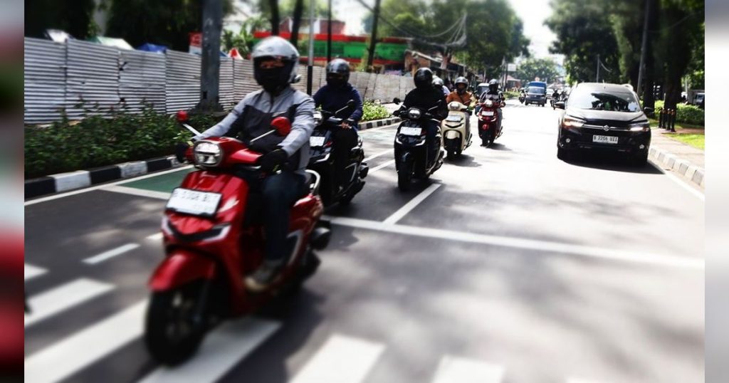 CVT motor matik berdengung? Kenali perbedaan bunyi normal dan tanda kerusakan agar tidak salah diagnosa. Simak penyebab dan cara pencegahannya di sini.