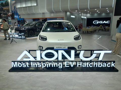 GAC Indonesia mencatat 2.095 SPK di IIMS 2026 setelah melakukan penyesuaian harga. Strategi agresif ini terbukti efektif mendongkrak minat konsumen di tengah persaingan ketat otomotif.