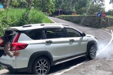 Radiator bermasalah bisa membuat mobil matik tidak kuat menanjak. Simak penjelasan lengkap soal penyebab, gejala, dan dampaknya pada performa kendaraan.