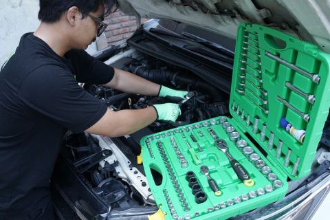 Jangan abaikan toolkit saat mudik menggunakan mobil. Peralatan kecil ini bisa menjadi penyelamat ketika kendaraan mengalami masalah di tengah perjalanan jauh.