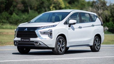 Mitsubishi Xpander Hybrid Facelift resmi meluncur di Thailand dengan harga mulai Rp 480 jutaan. Simak fitur, desain, dan peluang masuk Indonesia.