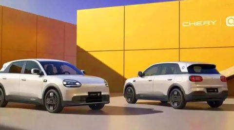 Chery QQ3 EV hadir sebagai rival baru Geely EX2 dengan dimensi lebih besar dan kabin lebih lega. Simak perbandingan dan strategi persaingannya di segmen mobil listrik kompak.