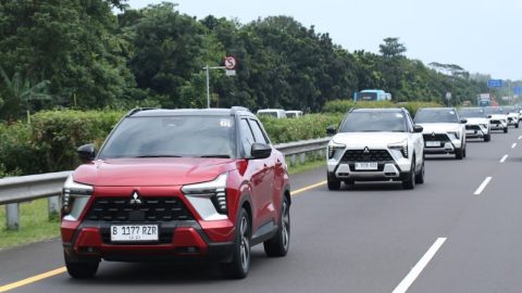 Mitsubishi XForce 2026 hadir dengan fitur anti tabrakan canggih, menjadikan berkendara lebih aman dan nyaman, baik di kota maupun perjalanan jauh.