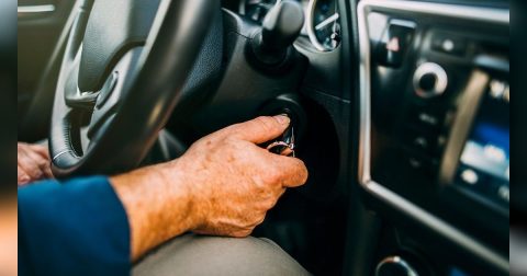 Jangan langsung mematikan mesin mobil setelah perjalanan jauh. Ketahui alasan pentingnya menunggu beberapa saat demi menjaga mesin dan turbo tetap awet.