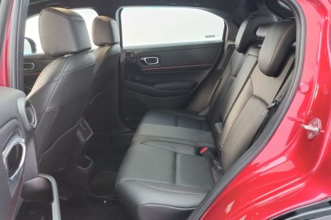 Tahukah Anda, bagian interior mobil tertentu bisa jadi sarang bakteri? Simak tips membersihkan dan mencegah penyebaran kuman di kendaraan sehari-hari.