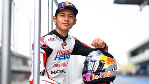Veda Ega Pratama gagal finis di Moto3 Amerika 2026 usai kecelakaan di COTA. Simak kisah bangkitnya pembalap muda Indonesia dan peluangnya di klasemen.