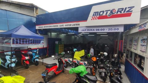 Keberlanjutan bengkel konversi motor listrik dinilai sangat bergantung pada layanan purnajual. Simak tantangan dan peluang bisnis konversi motor listrik di Indonesia.