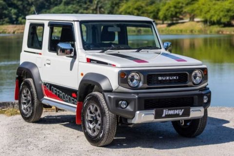 Suzuki Jimny Rhino 4x4 dikabarkan siap meluncur akhir tahun ini dengan tampilan lebih garang dan kemampuan off-road yang makin tangguh. Simak bocoran lengkapnya di sini.