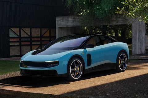 Saham Ferrari turun setelah peluncuran mobil listrik pertama mereka, Ferrari Luce. Investor khawatir elektrifikasi membuat Ferrari kehilangan identitas supercar legendarisnya.