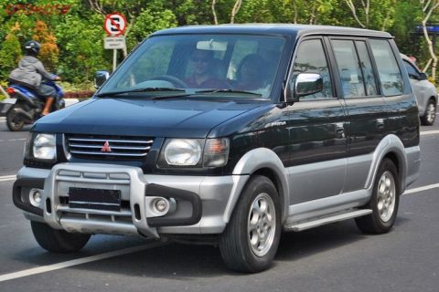 Mobil diesel lawas seperti Isuzu Panther, Kijang Diesel, hingga Mitsubishi Kuda dikenal tahan biosolar. Simak daftar mobil dan tips perawatannya agar mesin tetap awet.