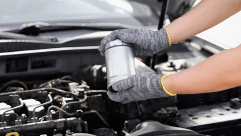 Filter bensin kotor dapat menyebabkan mesin mobil brebet, kehilangan tenaga, hingga mati mendadak. Kenali ciri-cirinya dan pentingnya perawatan rutin agar performa tetap optimal.